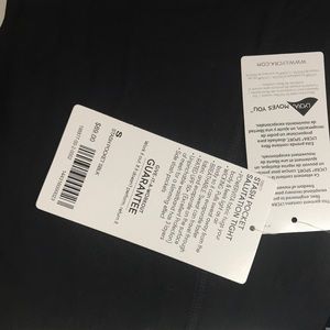 SOLD Athleta Salutation Stash Pocket Tight